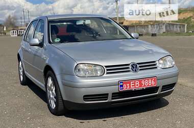 Хэтчбек Volkswagen Golf 2003 в Одессе