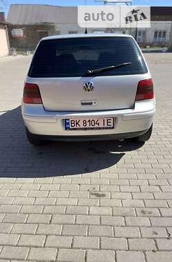 Хэтчбек Volkswagen Golf 2000 в Гоще