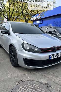 Хэтчбек Volkswagen Golf 2008 в Киеве