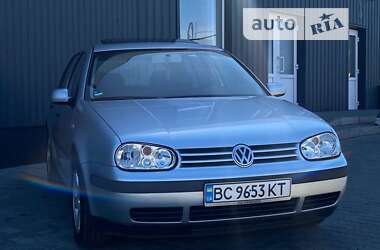 Хэтчбек Volkswagen Golf 2002 в Стрые