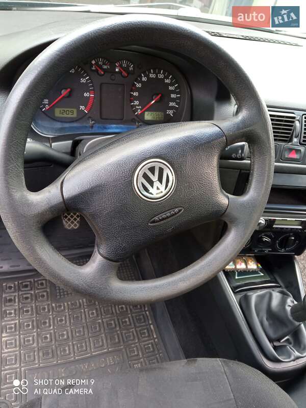 Хэтчбек Volkswagen Golf 1999 в Каневе