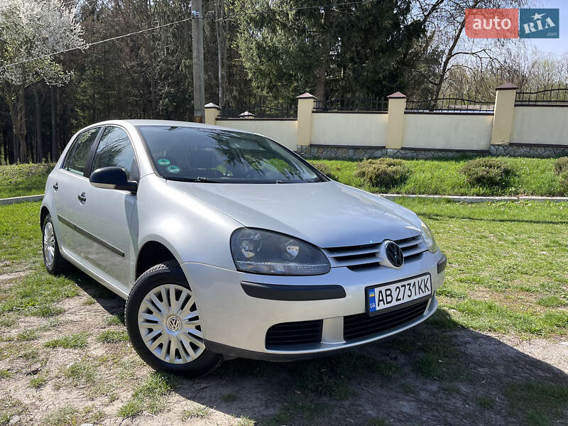 Хэтчбек Volkswagen Golf 2004 в Виннице