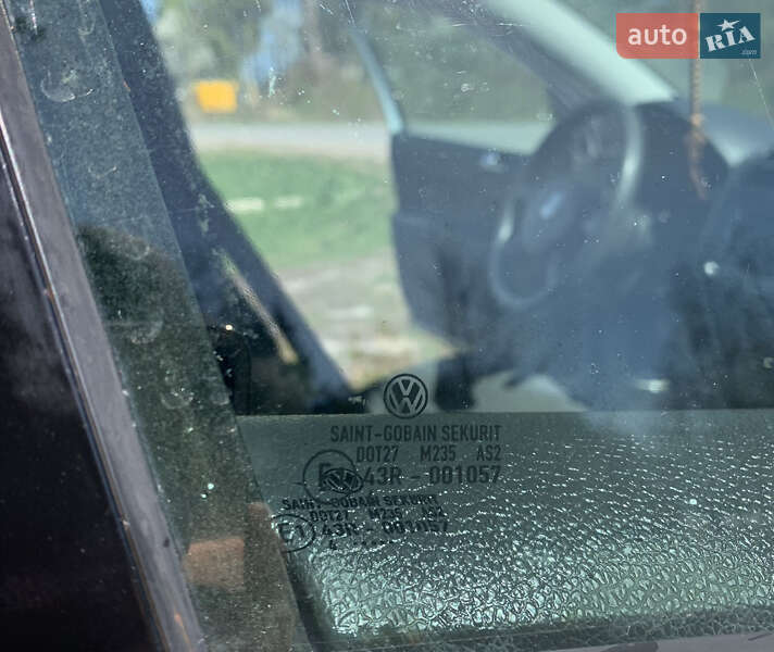 Хэтчбек Volkswagen Golf 2004 в Виннице