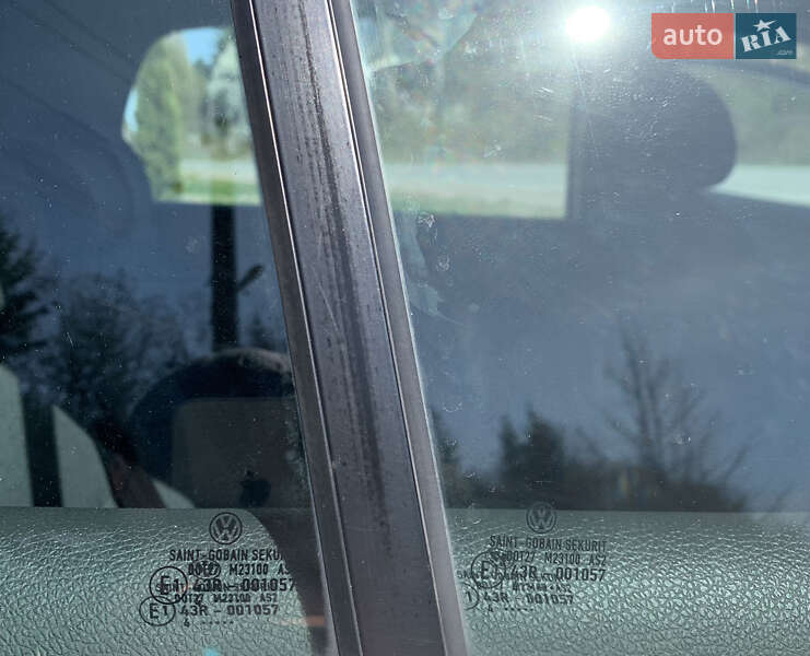 Хэтчбек Volkswagen Golf 2004 в Виннице