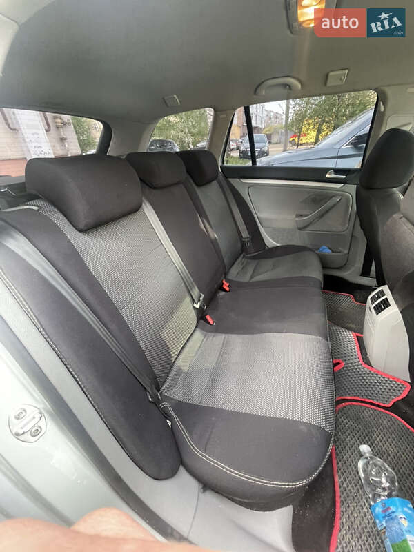 Универсал Volkswagen Golf 2009 в Стрые