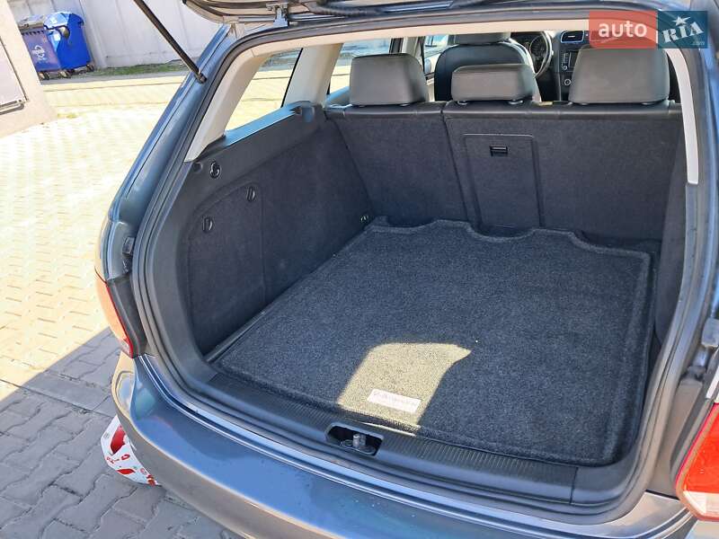 Универсал Volkswagen Golf 2012 в Ирпене