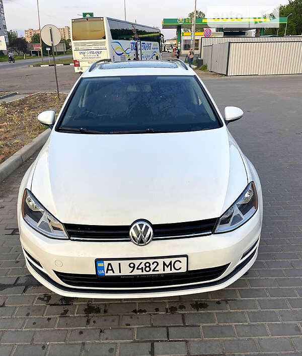 Універсал Volkswagen Golf 2016 в Києві