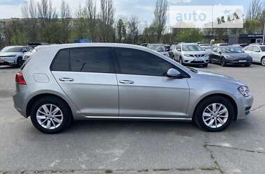 Хетчбек Volkswagen Golf 2015 в Дніпрі