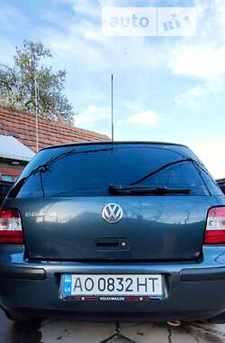 Хэтчбек Volkswagen Golf 2000 в Берегово