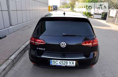 Хэтчбек Volkswagen Golf 2016 в Львове