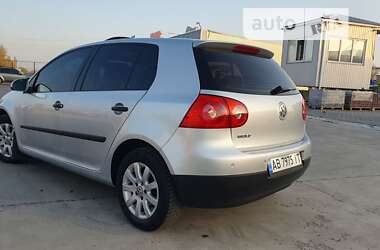 Хэтчбек Volkswagen Golf 2004 в Первомайске