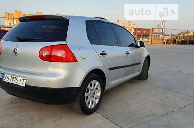 Хэтчбек Volkswagen Golf 2004 в Первомайске