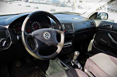 Хетчбек Volkswagen Golf 2000 в Черкасах