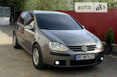 Хэтчбек Volkswagen Golf 2005 в Самборе