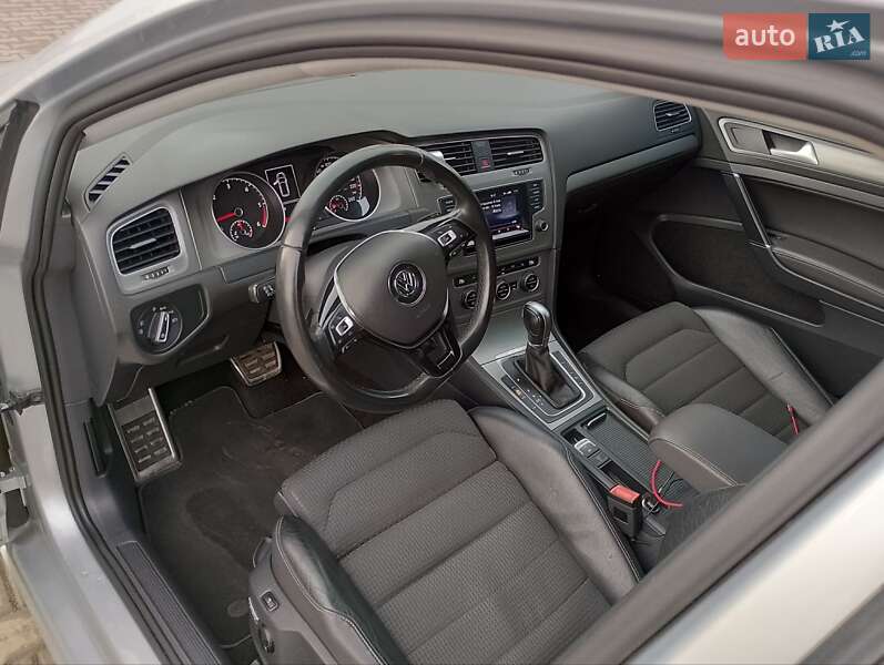 Универсал Volkswagen Golf 2014 в Житомире