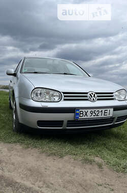 Хэтчбек Volkswagen Golf 2002 в Тернополе