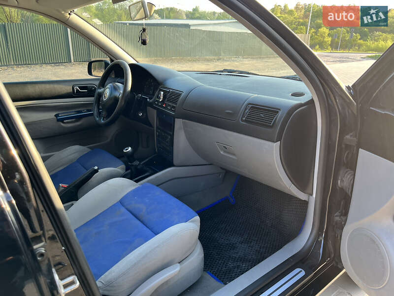 Хетчбек Volkswagen Golf 2000 в Львові