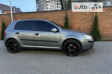 Хетчбек Volkswagen Golf 2005 в Коломиї