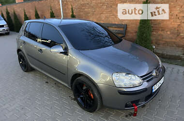 Хетчбек Volkswagen Golf 2005 в Коломиї