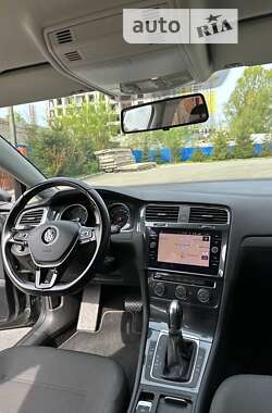 Универсал Volkswagen Golf 2018 в Киеве