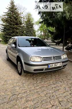 Хэтчбек Volkswagen Golf 2001 в Тульчине
