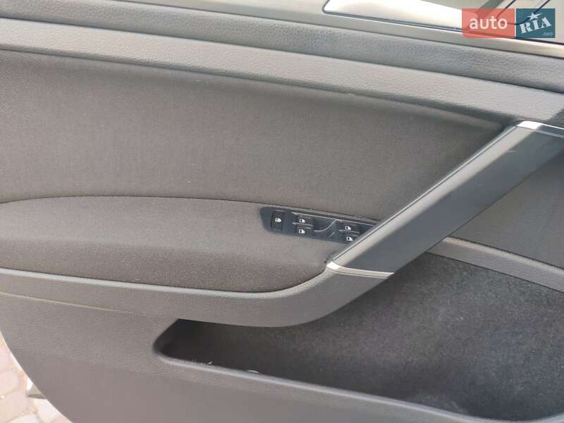 Хетчбек Volkswagen Golf 2013 в Мукачевому