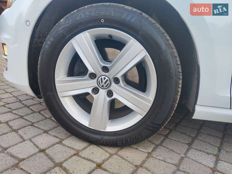 Хетчбек Volkswagen Golf 2013 в Мукачевому