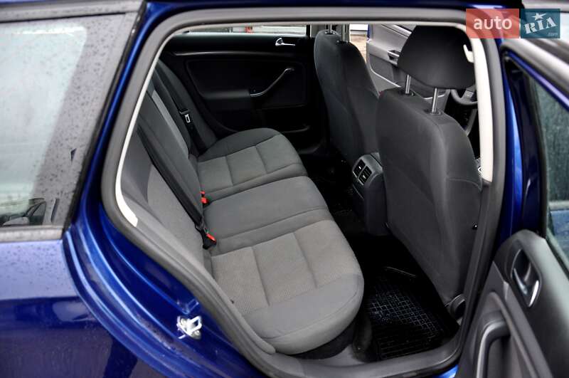 Універсал Volkswagen Golf 2009 в Львові