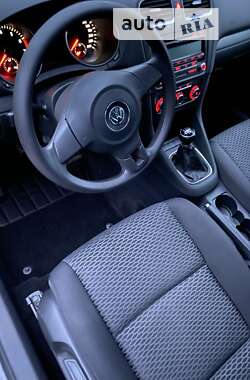 Хэтчбек Volkswagen Golf 2009 в Днепре