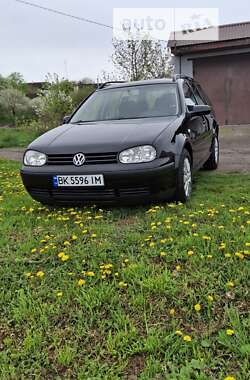 Універсал Volkswagen Golf 2005 в Рівному