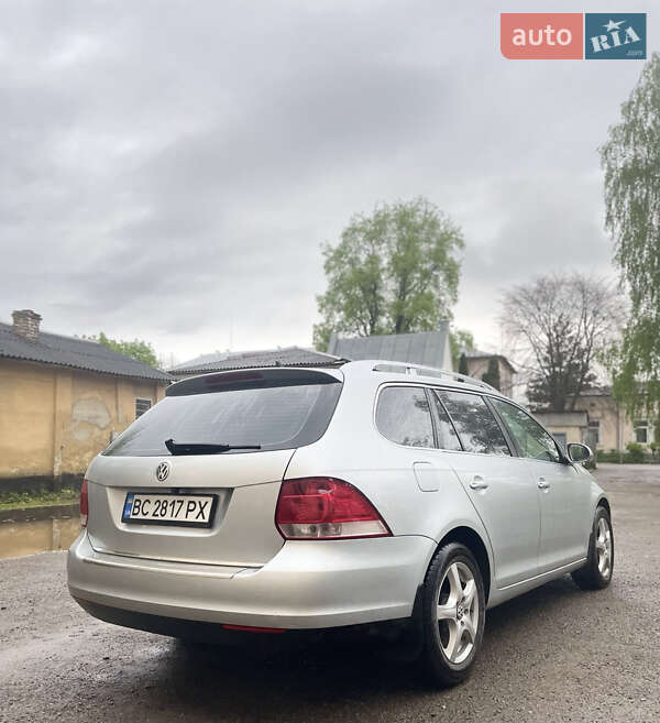 Универсал Volkswagen Golf 2009 в Стрые
