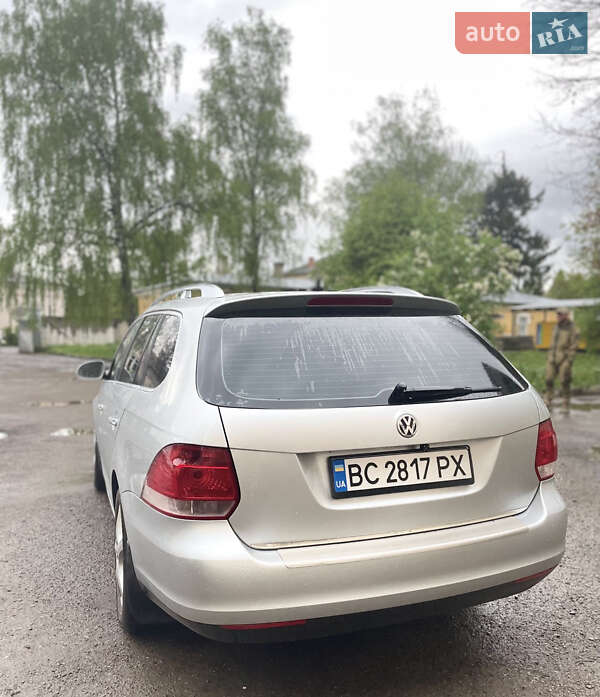 Универсал Volkswagen Golf 2009 в Стрые