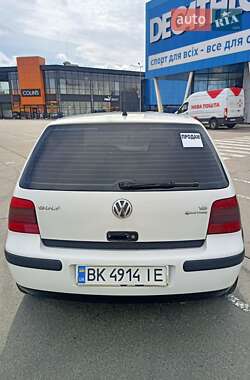 Хэтчбек Volkswagen Golf 2000 в Киеве