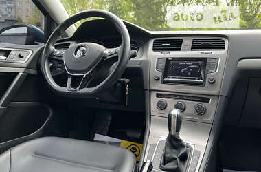 Хэтчбек Volkswagen Golf 2015 в Львове