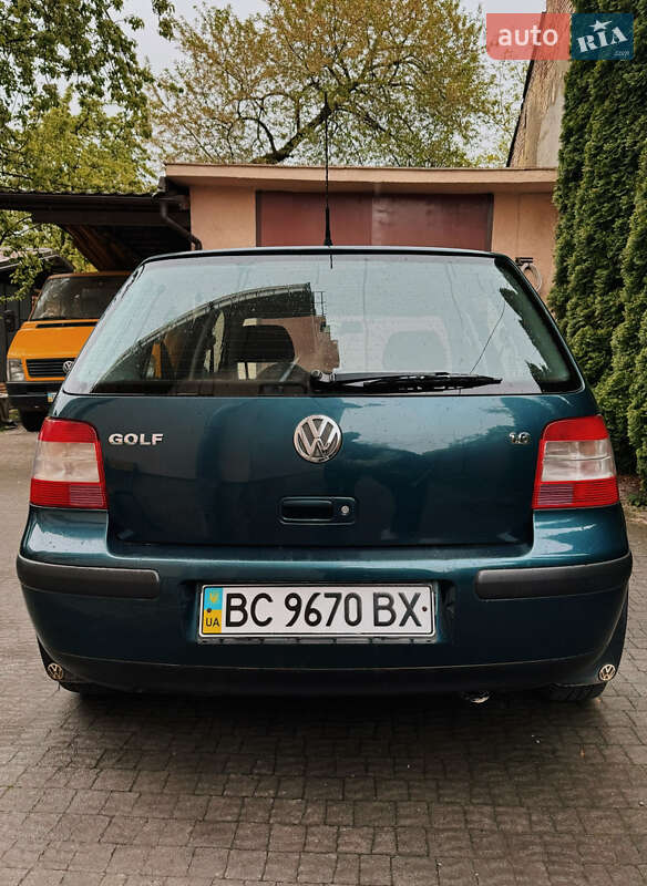 Хэтчбек Volkswagen Golf 2002 в Львове