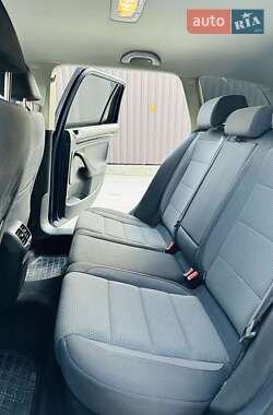 Универсал Volkswagen Golf 2010 в Казатине