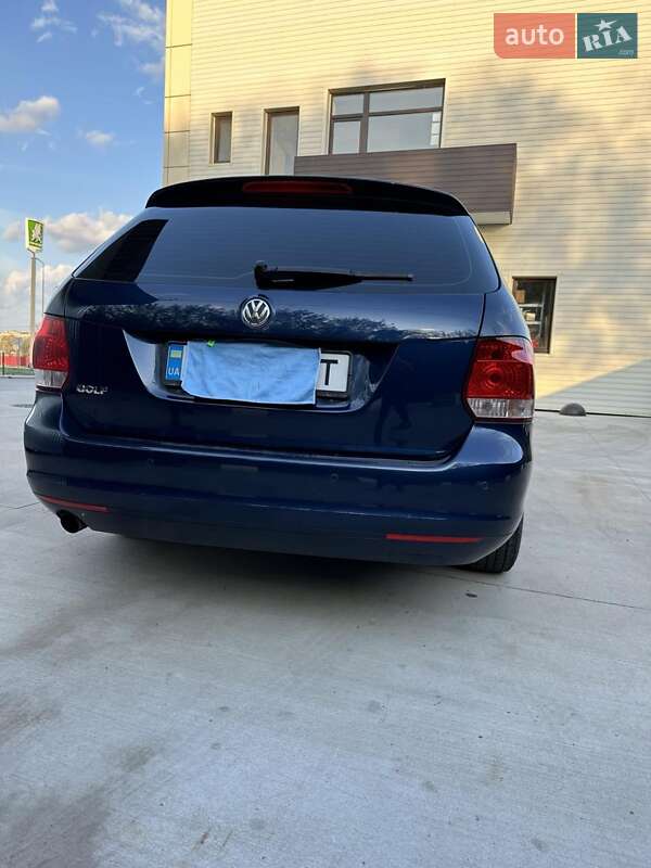 Універсал Volkswagen Golf 2010 в Козятині