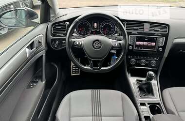 Универсал Volkswagen Golf 2016 в Киеве