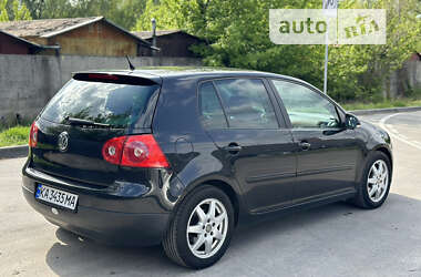 Хэтчбек Volkswagen Golf 2008 в Киеве