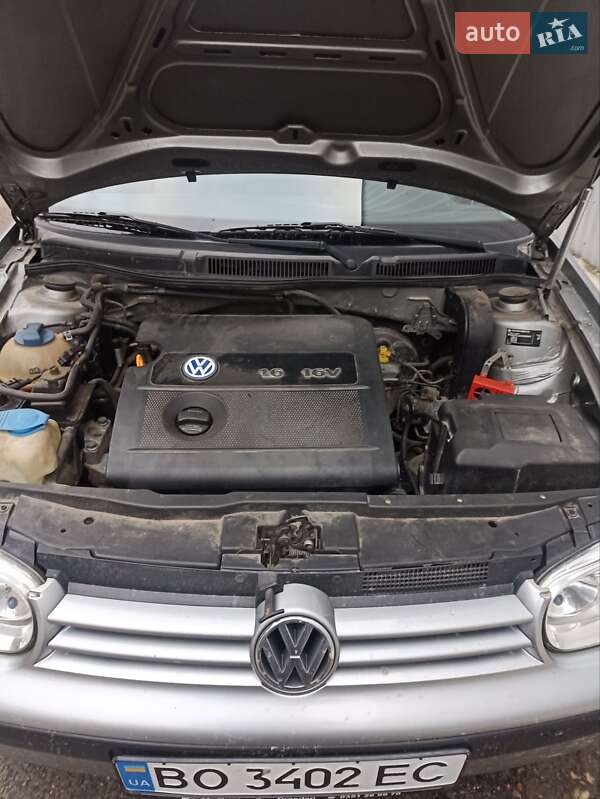 Універсал Volkswagen Golf 2001 в Тернополі