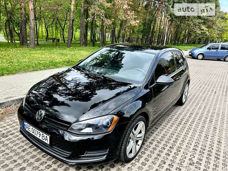 Хетчбек Volkswagen Golf 2014 в Києві