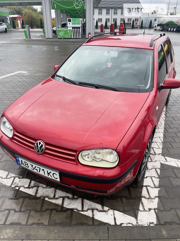 Універсал Volkswagen Golf 2003 в Вінниці