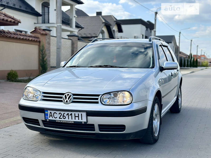 Универсал Volkswagen Golf 2004 в Ровно