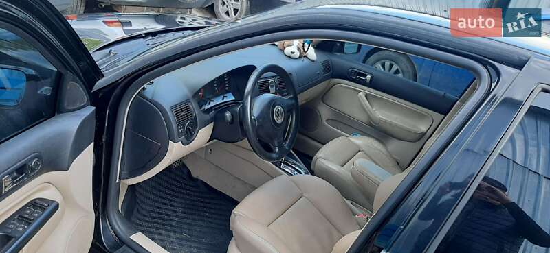 Хэтчбек Volkswagen Golf 1998 в Киеве