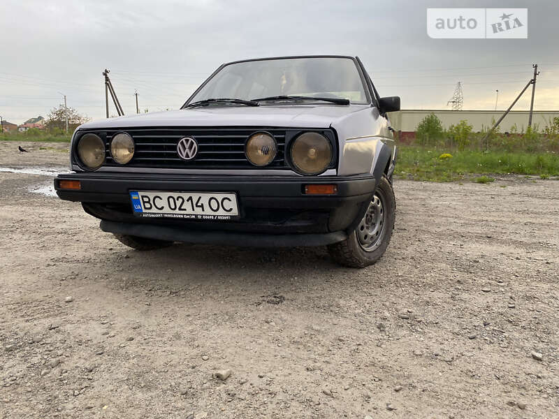Хэтчбек Volkswagen Golf 1987 в Жовкве
