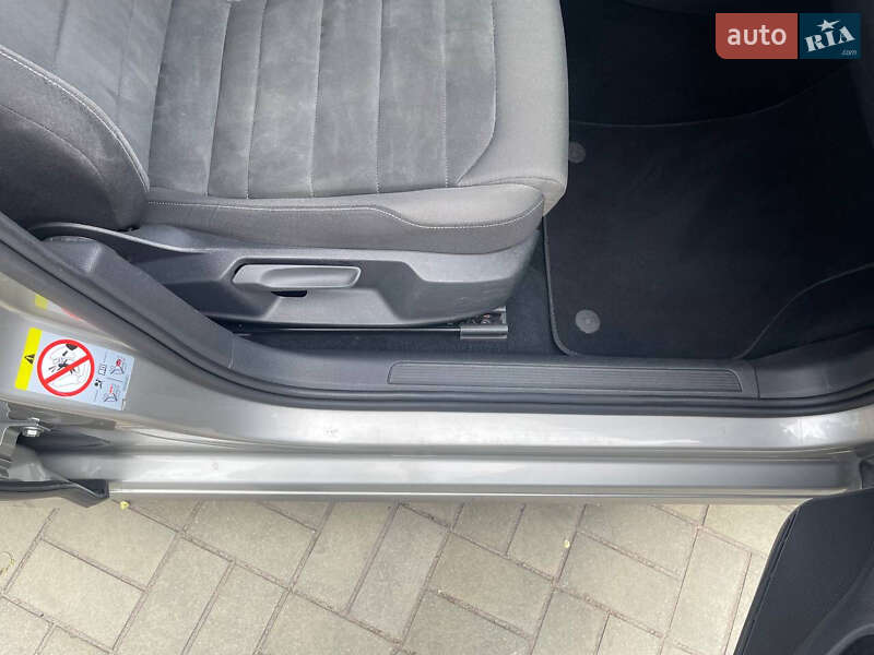 Універсал Volkswagen Golf 2017 в Запоріжжі