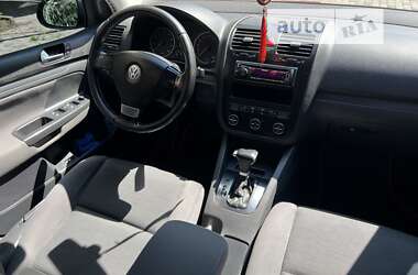 Хетчбек Volkswagen Golf 2009 в Чернівцях