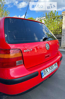 Хетчбек Volkswagen Golf 1999 в Тиврову
