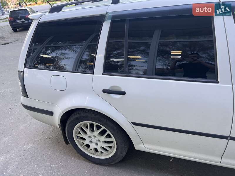 Універсал Volkswagen Golf 2000 в Хмельницькому