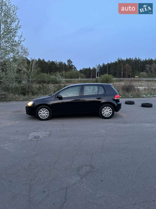 Хетчбек Volkswagen Golf 2010 в Києві